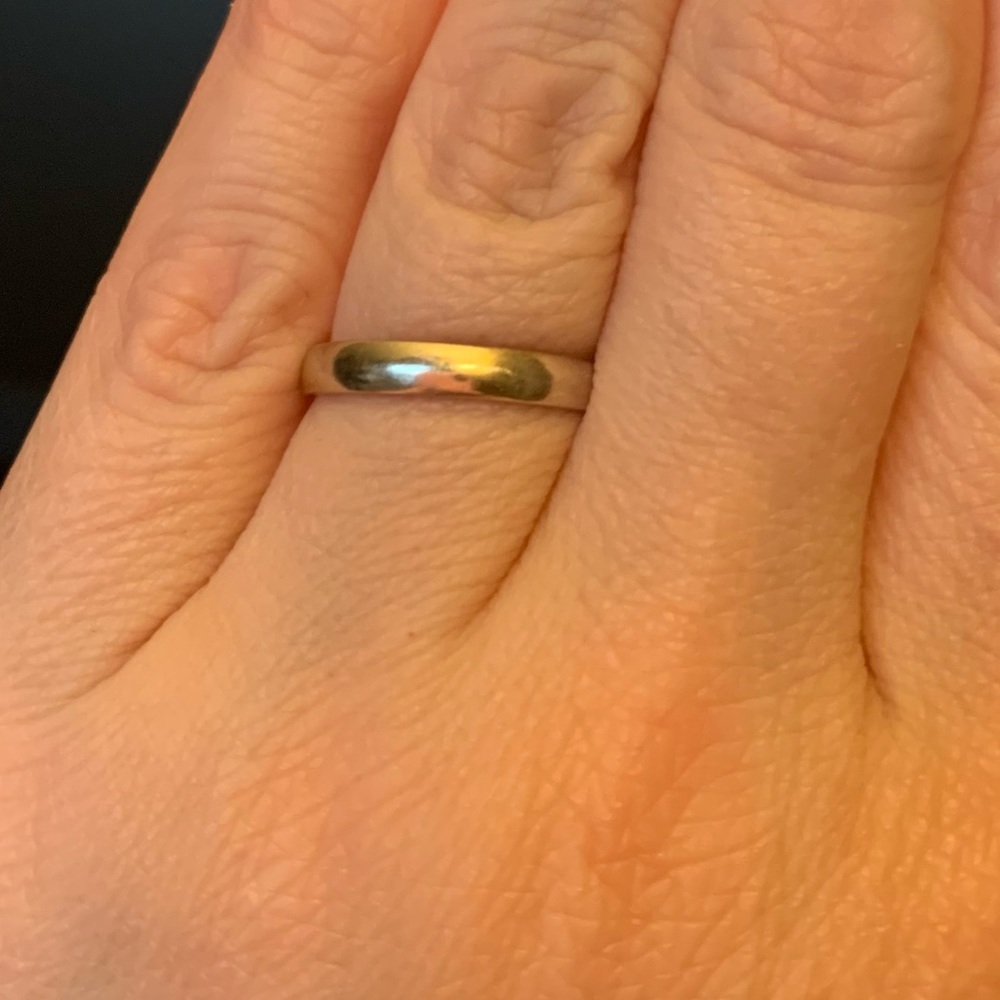 10K yellow gold wedding band. Malo comfort fit